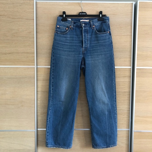 Levi's Denim - Levis ribcage straight size 29
